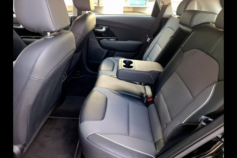 Kia e-Niro ComfortLine 64 kWh | SOH: 97,1% | Warmtepomp | 3 Fase | Climate | Stoelverwarming | Adaprtive CC | Camera |