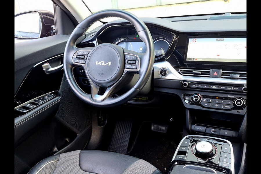Kia e-Niro ComfortLine 64 kWh | SOH: 97,1% | Warmtepomp | 3 Fase | Climate | Stoelverwarming | Adaprtive CC | Camera |