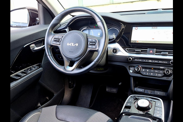 Kia e-Niro ComfortLine 64 kWh | SOH: 97,1% | Warmtepomp | 3 Fase | Climate | Stoelverwarming | Adaprtive CC | Camera |