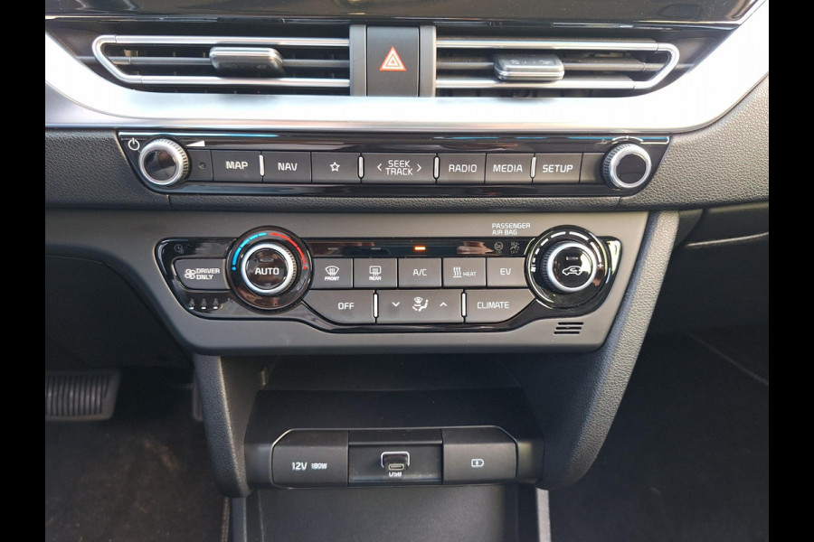 Kia e-Niro ComfortLine 64 kWh | SOH: 97,1% | Warmtepomp | 3 Fase | Climate | Stoelverwarming | Adaprtive CC | Camera |