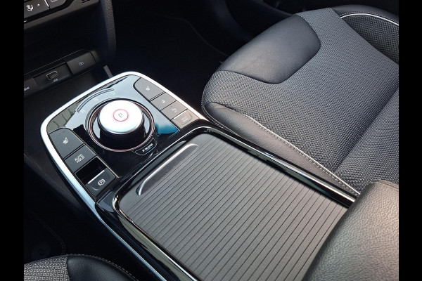 Kia e-Niro ComfortLine 64 kWh | SOH: 97,1% | Warmtepomp | 3 Fase | Climate | Stoelverwarming | Adaprtive CC | Camera |