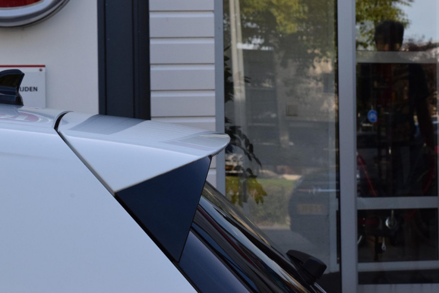 Volkswagen Golf 1.4 eHybrid|Cam.|Carplay|ACC|Stuur+stoelver.|Trekh