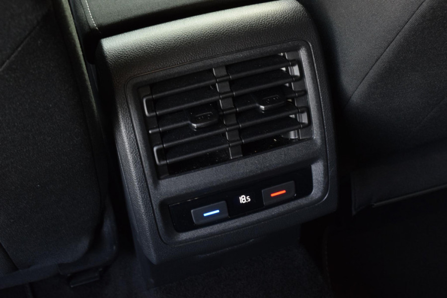Volkswagen Golf 1.4 eHybrid|Cam.|Carplay|ACC|Stuur+stoelver.|Trekh