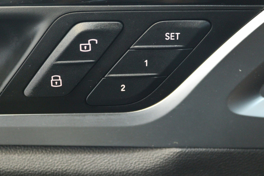 BMW iX3 High Executive 80 kWh (SOH 98%, PANORAMADAK, TREKHAAK, CRUISE CONTROL ADAPTIEF, CAMERA, STOELVERWARMING)