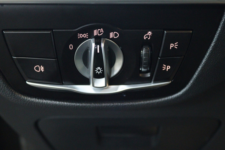 BMW iX3 High Executive 80 kWh (SOH 98%, PANORAMADAK, TREKHAAK, CRUISE CONTROL ADAPTIEF, CAMERA, STOELVERWARMING)