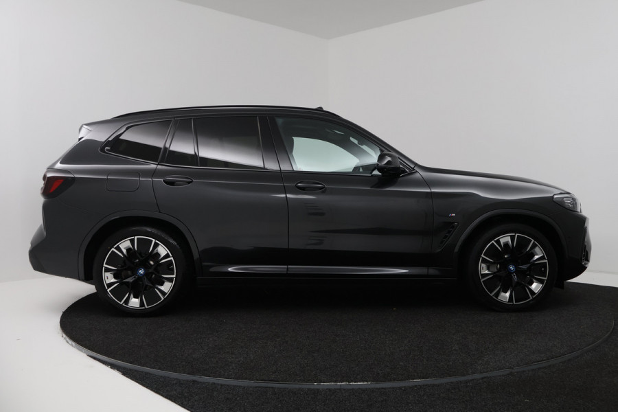 BMW iX3 High Executive 80 kWh (SOH 98%, PANORAMADAK, TREKHAAK, CRUISE CONTROL ADAPTIEF, CAMERA, STOELVERWARMING)