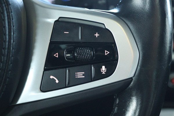 BMW iX3 High Executive 80 kWh (SOH 98%, PANORAMADAK, TREKHAAK, CRUISE CONTROL ADAPTIEF, CAMERA, STOELVERWARMING)