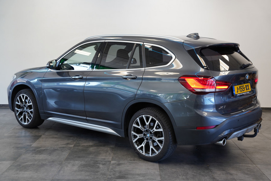 BMW X1 sDrive20i Executive Edition Cruise/Climate Head- UP NAP Trekhaak!