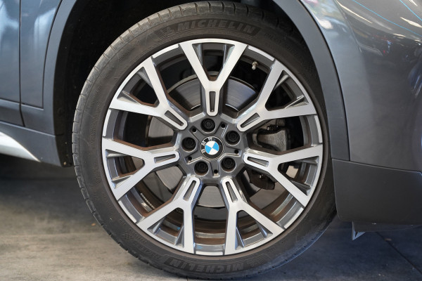 BMW X1 sDrive20i Executive Edition Cruise/Climate Head- UP NAP Trekhaak!