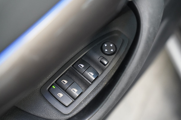 BMW X1 sDrive20i Executive Edition Cruise/Climate Head- UP NAP Trekhaak!