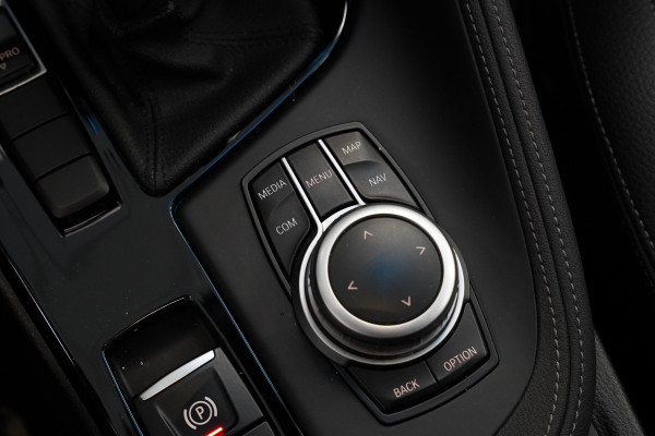 BMW X1 sDrive20i Executive Edition Cruise/Climate Head- UP NAP Trekhaak!