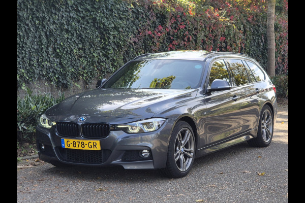 BMW 3 Serie Touring 320i M Sport Edition Panorama Apple CarPlay