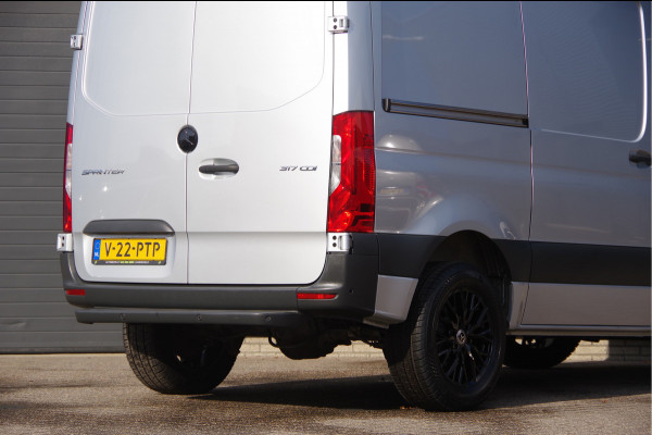 Mercedes-Benz Sprinter 317 1.9 CDI L1H1 RWD AUT. LED, ADAPT. CRUISE, MBUX 10'', GEV. STOEL, CAMERA, NAVI, CLIMA, VOORRUITVERWARMING