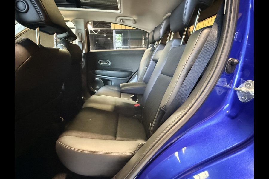 Honda HR-V 1.5 i-VTEC Executive Automaat. Pano. Camera. Nav. Trekhaak. Van eerste eigenaar met NAP.