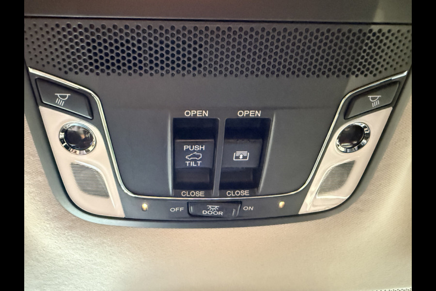 Honda HR-V 1.5 i-VTEC Executive Automaat. Pano. Camera. Nav. Trekhaak. Van eerste eigenaar met NAP.