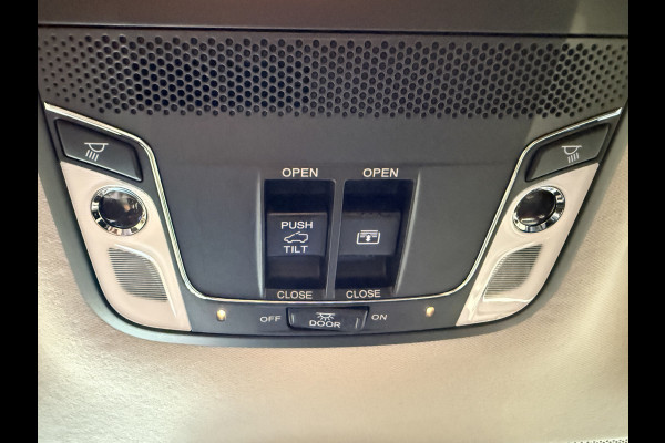 Honda HR-V 1.5 i-VTEC Executive Automaat. Pano. Camera. Nav. Trekhaak. Van eerste eigenaar met NAP.