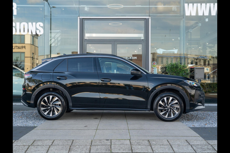 Volkswagen T-Roc 1.5 eTsi Life | Stoelverwarming | Camera | Adaptive Cruise