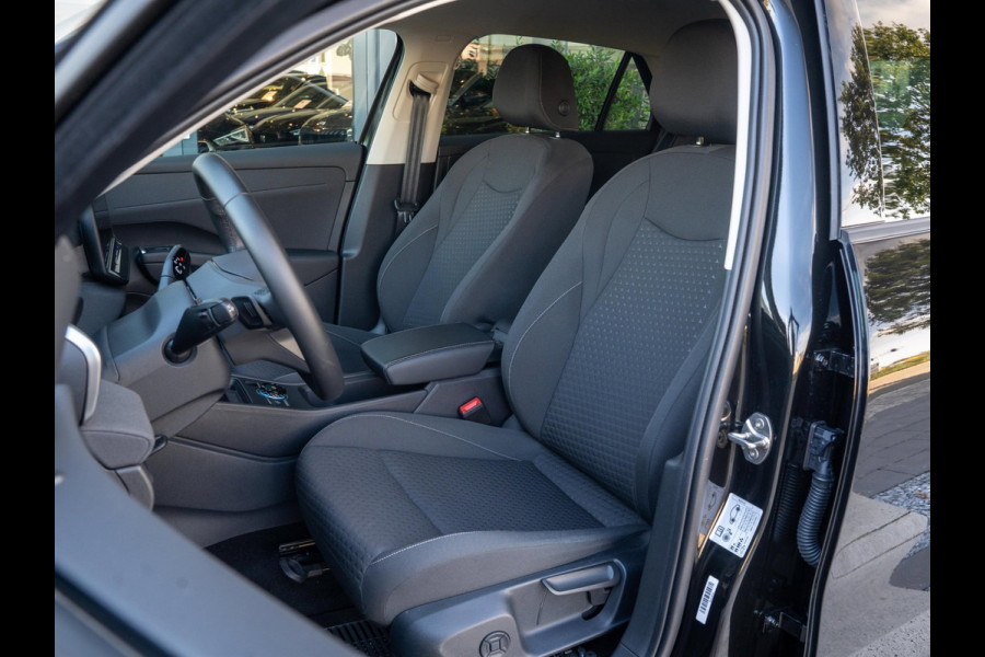 Volkswagen T-Roc 1.5 eTsi Life | Stoelverwarming | Camera | Adaptive Cruise