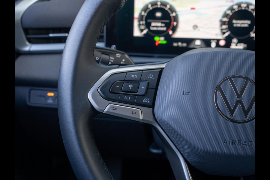 Volkswagen T-Roc 1.5 eTsi Life | Stoelverwarming | Camera | Adaptive Cruise