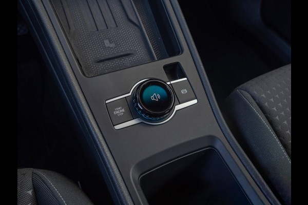 Volkswagen T-Roc 1.5 eTsi Life | Stoelverwarming | Camera | Adaptive Cruise