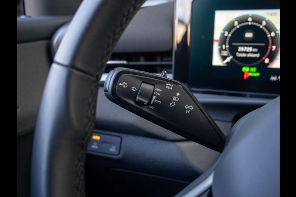 Volkswagen T-Roc 1.5 eTsi Life | Stoelverwarming | Camera | Adaptive Cruise