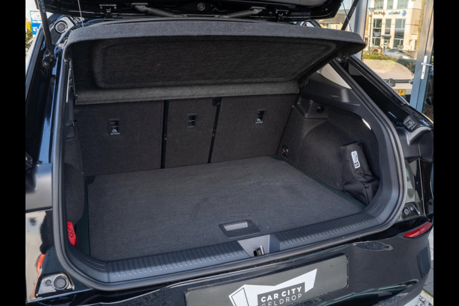Volkswagen T-Roc 1.5 eTsi Life | Stoelverwarming | Camera | Adaptive Cruise