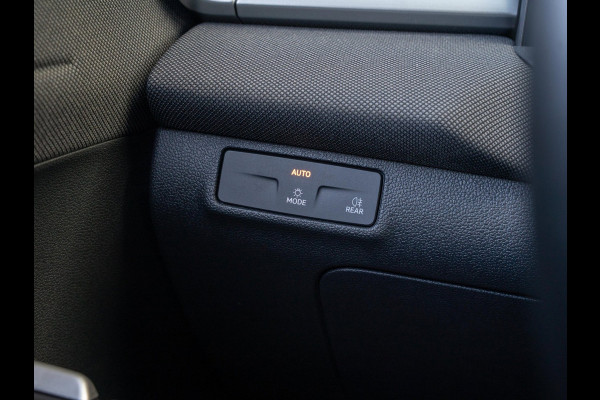 Volkswagen T-Roc 1.5 eTsi Life | Stoelverwarming | Camera | Adaptive Cruise