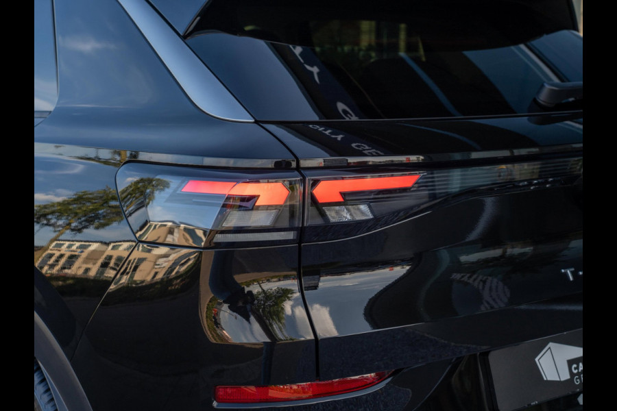 Volkswagen T-Roc 1.5 eTsi Life | Stoelverwarming | Camera | Adaptive Cruise