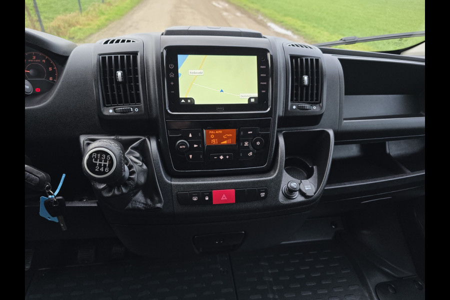 Peugeot Boxer 2.2 BlueHDi L2 H2 3.5T 140 Pk - Euro 6 - Navi - Airco - Cruise Control