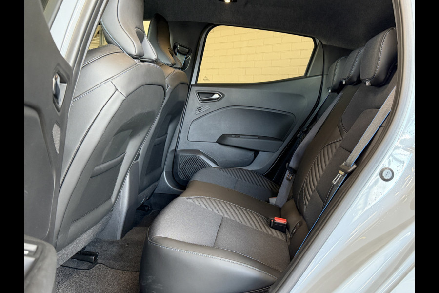 Renault Clio 1.6 E-Tech Full Hybrid 145 esprit Alpine | Groot Navi | Bose | 360 | ACC | Dode hoek | 17" | Carplay | Led | 100% Renault Dealer onderhouden!