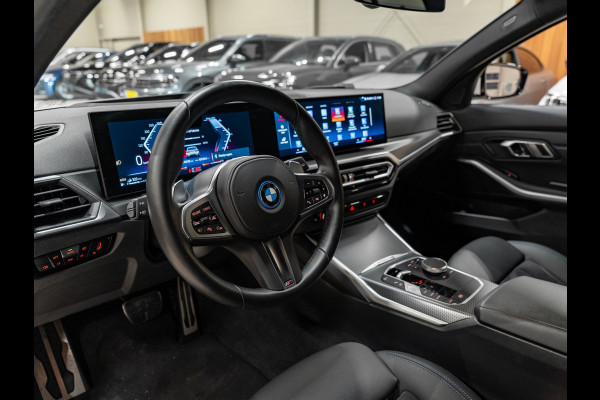 BMW 3 Serie Touring 330e M-Sport 292PK, Facelift, Shadow Line, Wide Screen, Voll Led, Navi, Adaptive Cruise, Voll Onderhoud