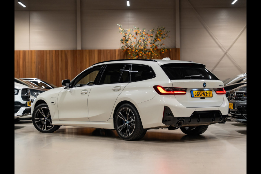 BMW 3 Serie Touring 330e M-Sport 292PK, Facelift, Shadow Line, Wide Screen, Voll Led, Navi, Adaptive Cruise, Voll Onderhoud
