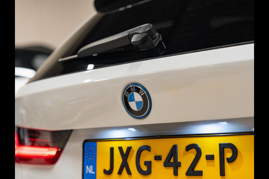 BMW 3 Serie Touring 330e M-Sport 292PK, Facelift, Shadow Line, Wide Screen, Voll Led, Navi, Adaptive Cruise, Voll Onderhoud