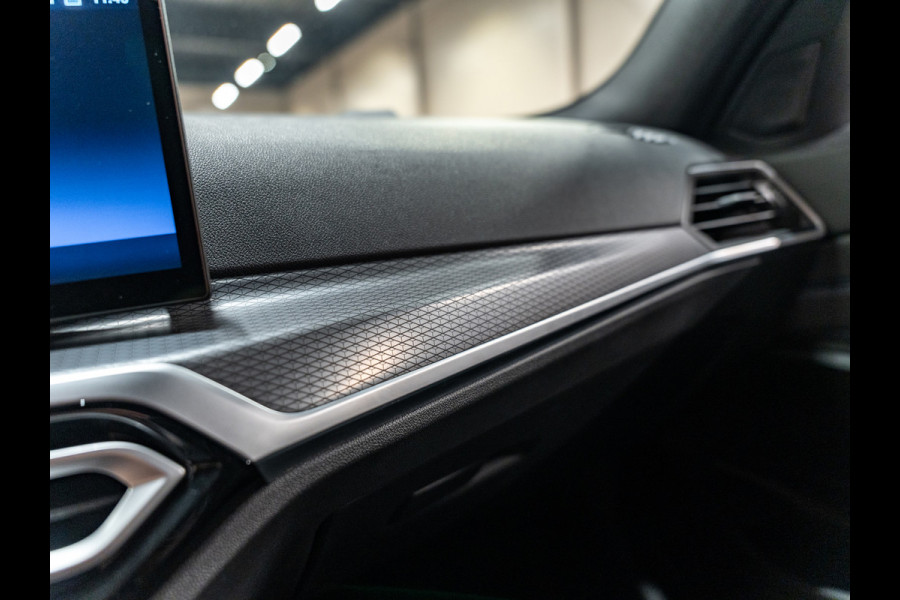 BMW 3 Serie Touring 330e M-Sport 292PK, Facelift, Shadow Line, Wide Screen, Voll Led, Navi, Adaptive Cruise, Voll Onderhoud