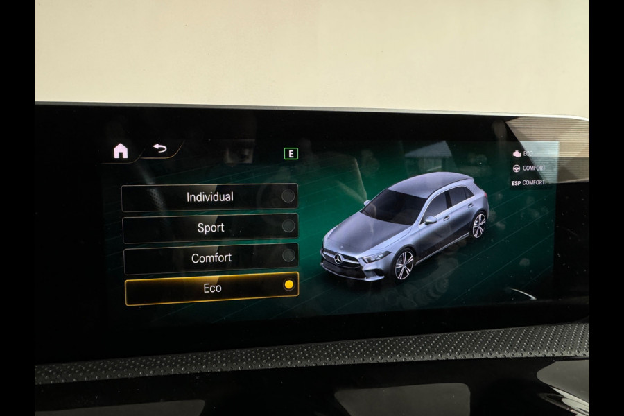 Mercedes-Benz A-Klasse 220 AMG Pano|Burmester|Cruise Control|Sfeer|Lane Assist
