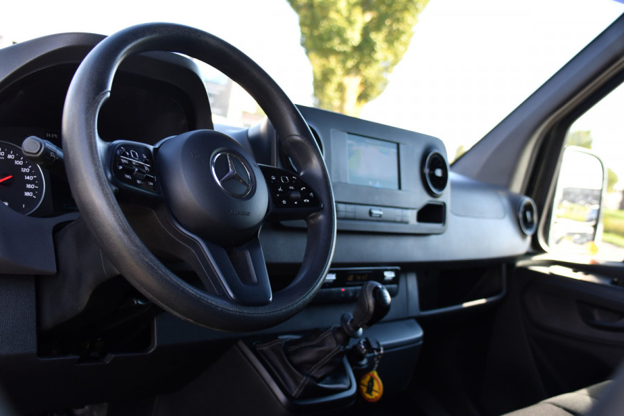 Mercedes-Benz Sprinter 314 2.2 CDI L2H2 RWD Black Edition Camera, Cruise, Carplay, Bearlock, Multimedia, Stoelverwarming, Betimmering, Uniek!