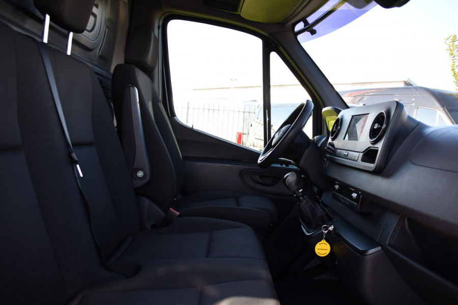 Mercedes-Benz Sprinter 314 2.2 CDI L2H2 RWD Black Edition Camera, Cruise, Carplay, Bearlock, Multimedia, Stoelverwarming, Betimmering, Uniek!