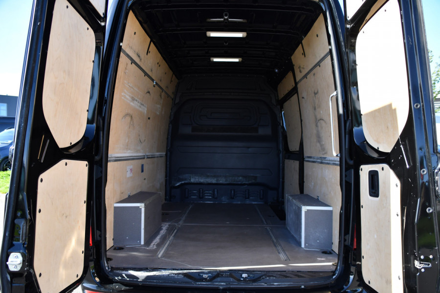 Mercedes-Benz Sprinter 314 2.2 CDI L2H2 RWD Black Edition Camera, Cruise, Carplay, Bearlock, Multimedia, Stoelverwarming, Betimmering, Uniek!