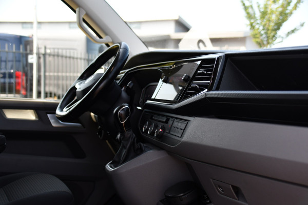 Volkswagen Transporter 2.0 TDI L2H1 30 Bulli Virtual, Adaptieve Cruise, Carplay, LED, Stoelverwarming, Standkachel, Trekhaak, Automaat, Multimedia, 150pk, Uniek!