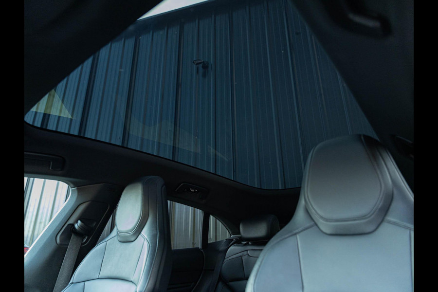 Porsche Taycan Cross Turismo 4 93 kWh | Bose sound | Adaptive Cruise Control | Camera | Panoramadak | Color Krijt 3H
