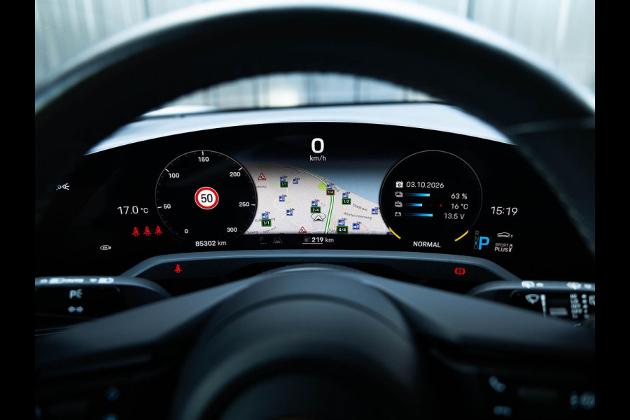 Porsche Taycan Cross Turismo 4 93 kWh | Bose sound | Adaptive Cruise Control | Camera | Panoramadak | Color Krijt 3H