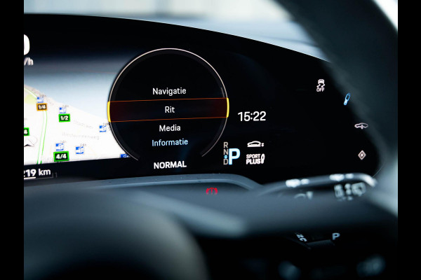 Porsche Taycan Cross Turismo 4 93 kWh | Bose sound | Adaptive Cruise Control | Camera | Panoramadak | Color Krijt 3H