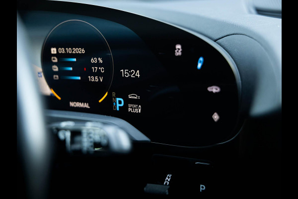 Porsche Taycan Cross Turismo 4 93 kWh | Bose sound | Adaptive Cruise Control | Camera | Panoramadak | Color Krijt 3H