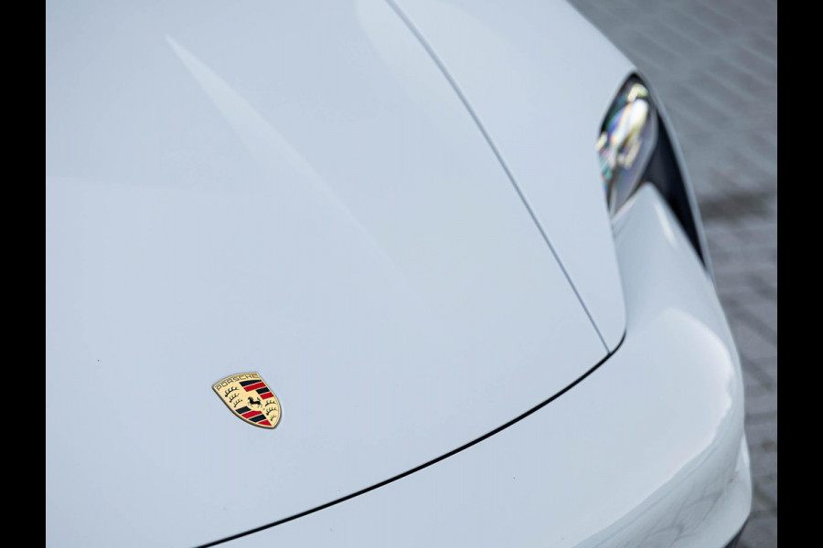 Porsche Taycan Cross Turismo 4 93 kWh | Bose sound | Adaptive Cruise Control | Camera | Panoramadak | Color Krijt 3H