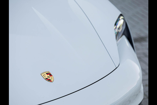 Porsche Taycan Cross Turismo 4 93 kWh | Bose sound | Adaptive Cruise Control | Camera | Panoramadak | Color Krijt 3H