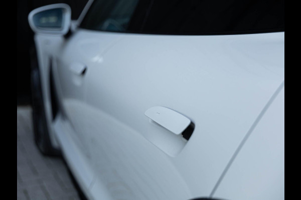 Porsche Taycan Cross Turismo 4 93 kWh | Bose sound | Adaptive Cruise Control | Camera | Panoramadak | Color Krijt 3H