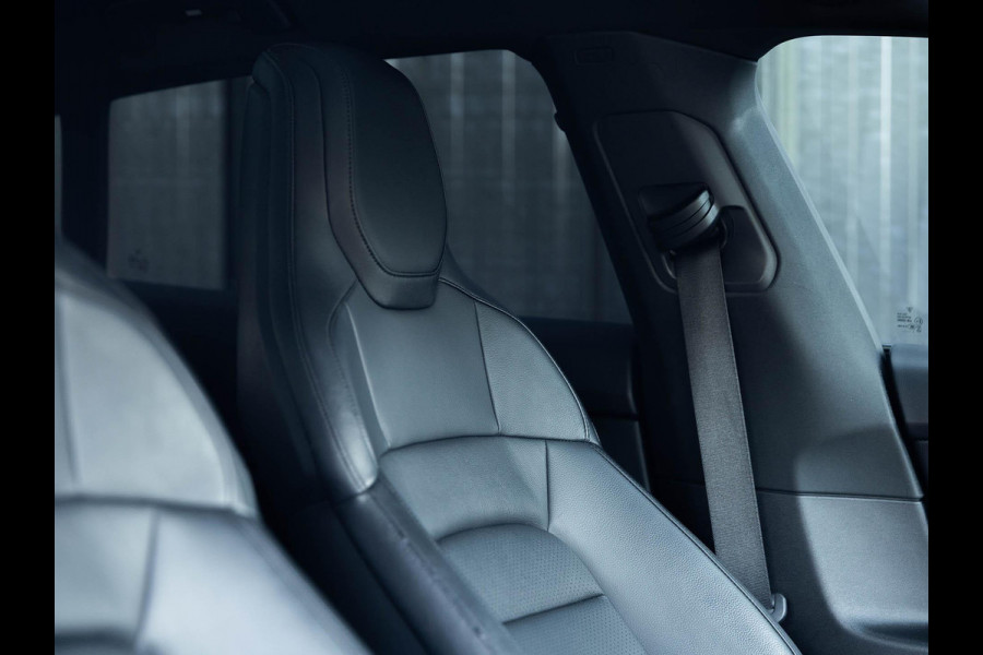 Porsche Taycan Cross Turismo 4 93 kWh | Bose sound | Adaptive Cruise Control | Camera | Panoramadak | Color Krijt 3H