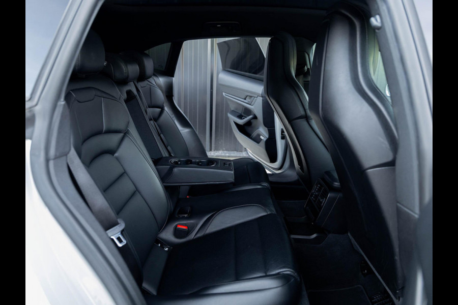 Porsche Taycan Cross Turismo 4 93 kWh | Bose sound | Adaptive Cruise Control | Camera | Panoramadak | Color Krijt 3H