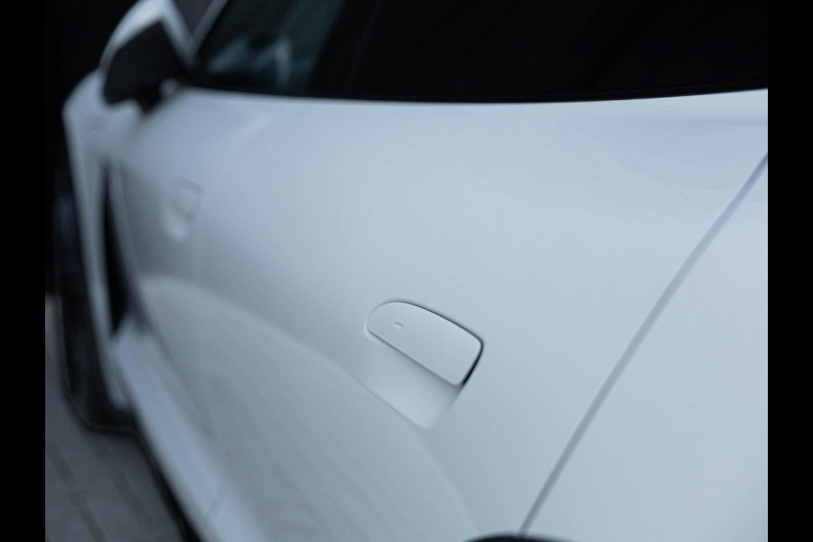 Porsche Taycan Cross Turismo 4 93 kWh | Bose sound | Adaptive Cruise Control | Camera | Panoramadak | Color Krijt 3H