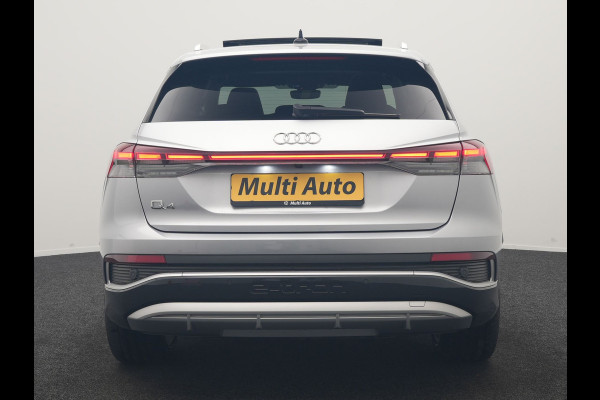 Audi Q4 e-tron 40 S Line 77 kWh 204pk Dealer O.H. | Panodak | Adaptive Cruise | Head Up | Camera | Matrix LED | Camera | Warmtepomp | Sportstoelen Memory & Verwarmd | Stuur Verwarmd | Apple Carplay | Navigatie | DAB |